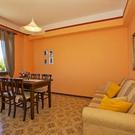 Casa Flavia Daire Donego